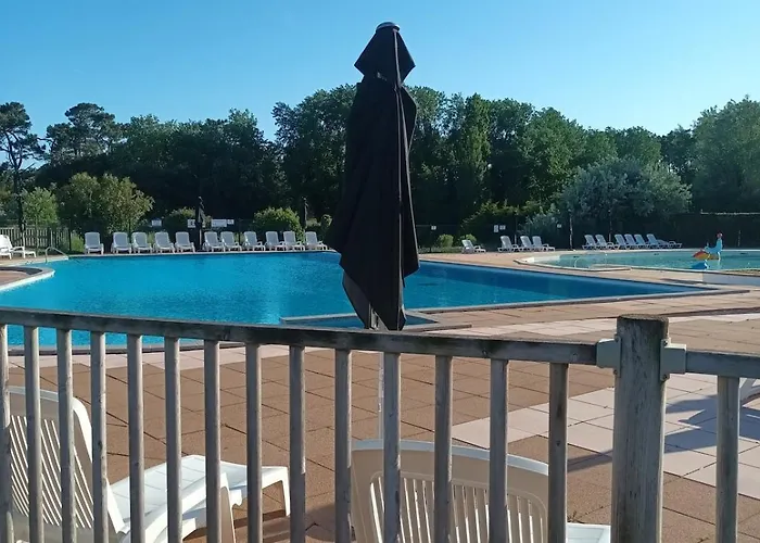 La Vie Est Aventure アパート